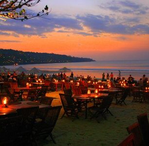 Best of South Bali: Paragliding, Beaches, Uluwatu Temple, and Seafood Dinner